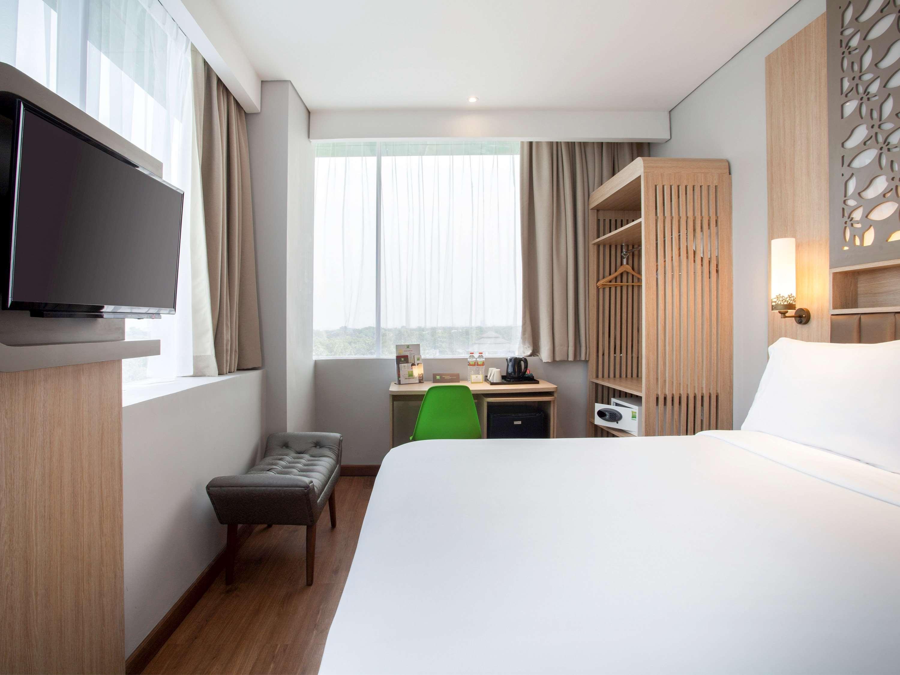 Ibis Styles Cikarang Hotel Bekasi Ngoại thất bức ảnh